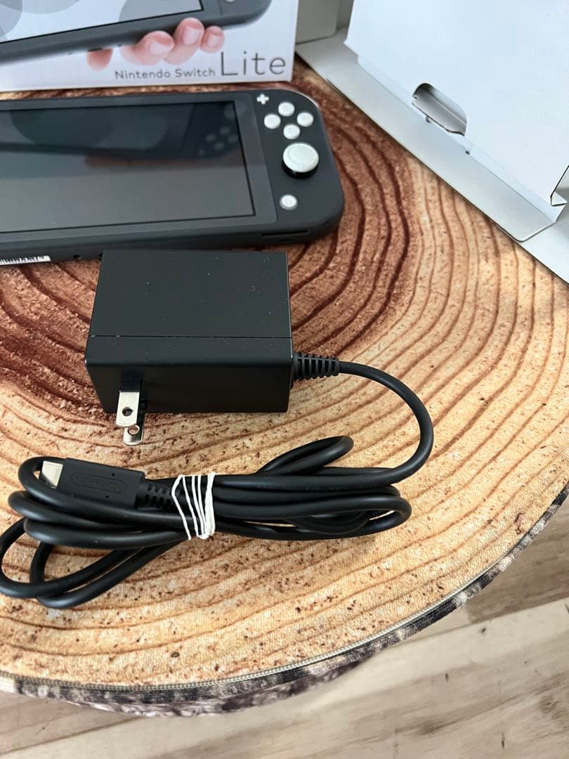 Nintendo Switch Lite グレー　本体①