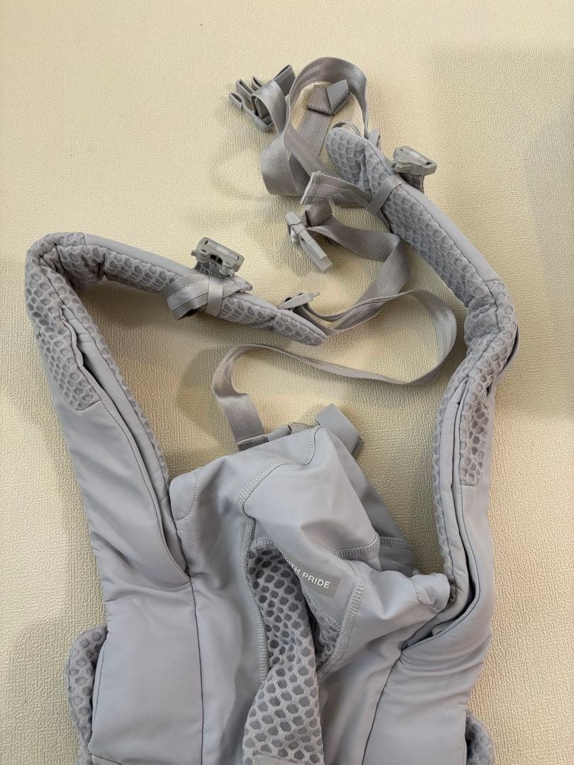 Cybex Coya Carrier グレー