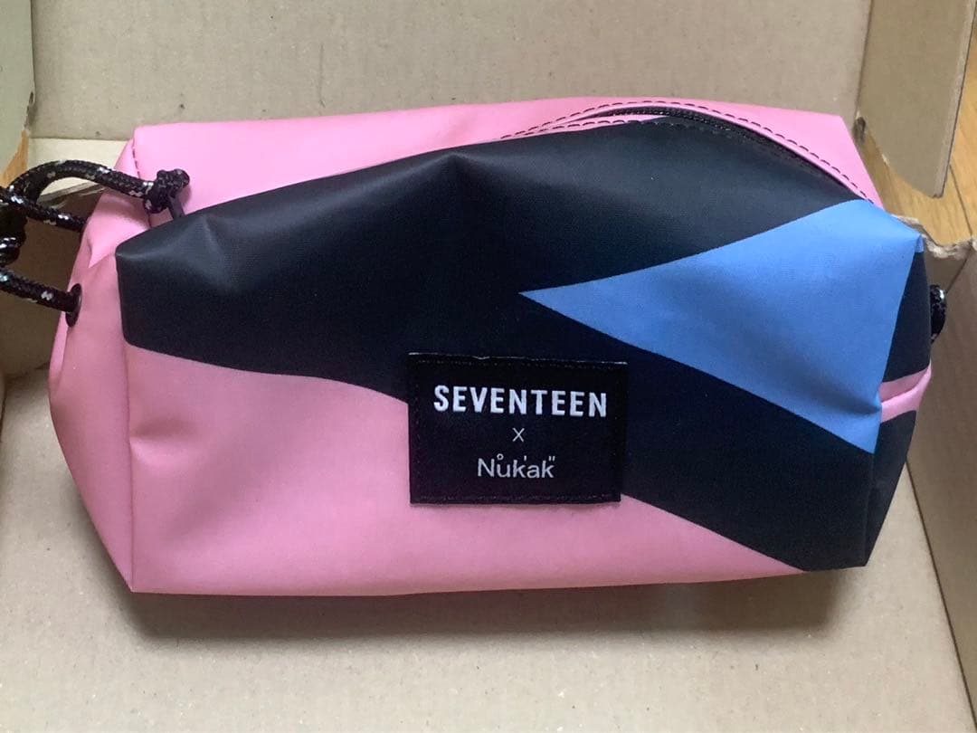 Seventeen Nukak Upcycling Merch ポーチ