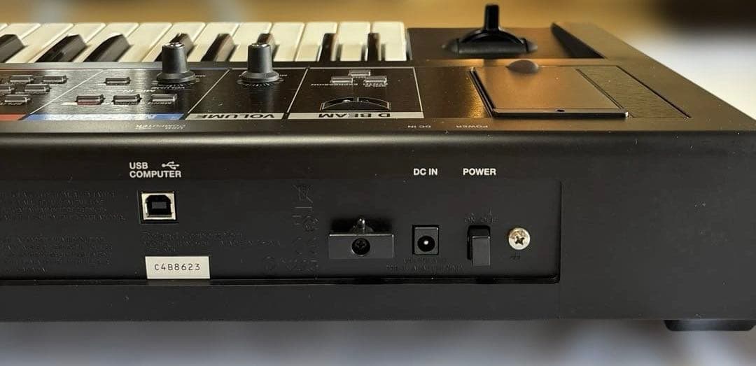 Roland JUNO-Di 61鍵 ケース付き 動作品 付属あり