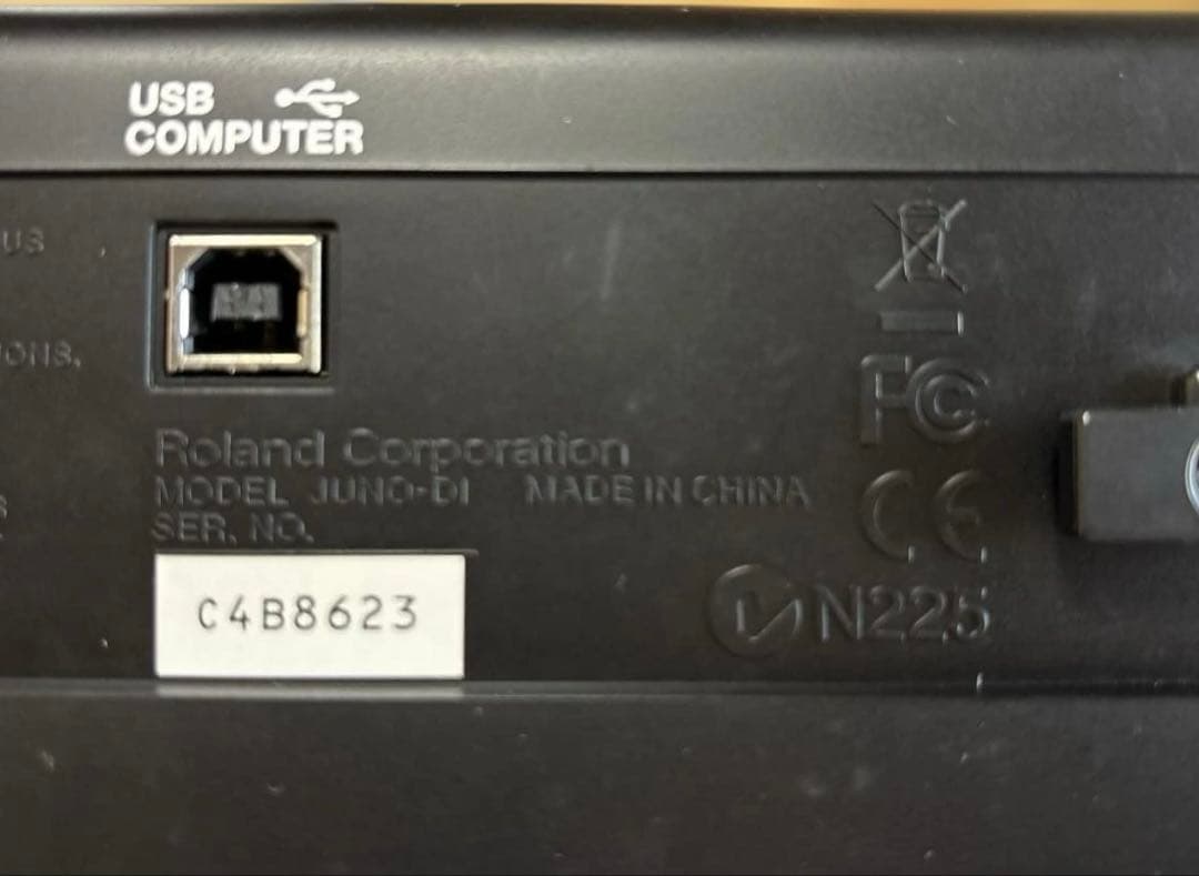 Roland JUNO-Di 61鍵 ケース付き 動作品 付属あり