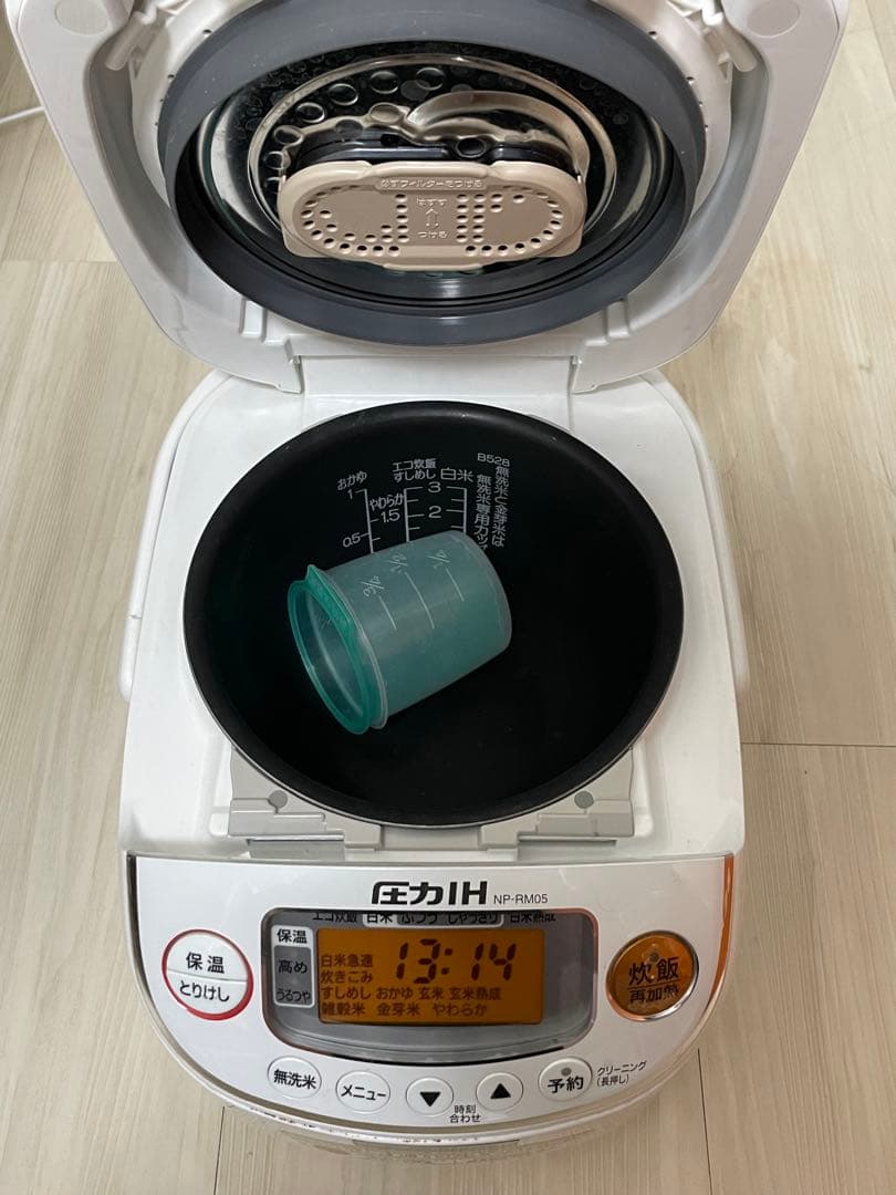 象印 NP-RM05 圧力炊飯器 ホワイト