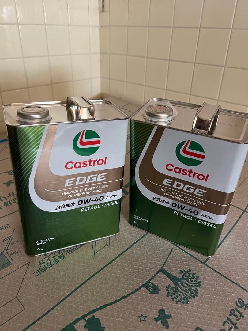Castrol EDGE 0W-40 エンジンオイル 4L 2缶