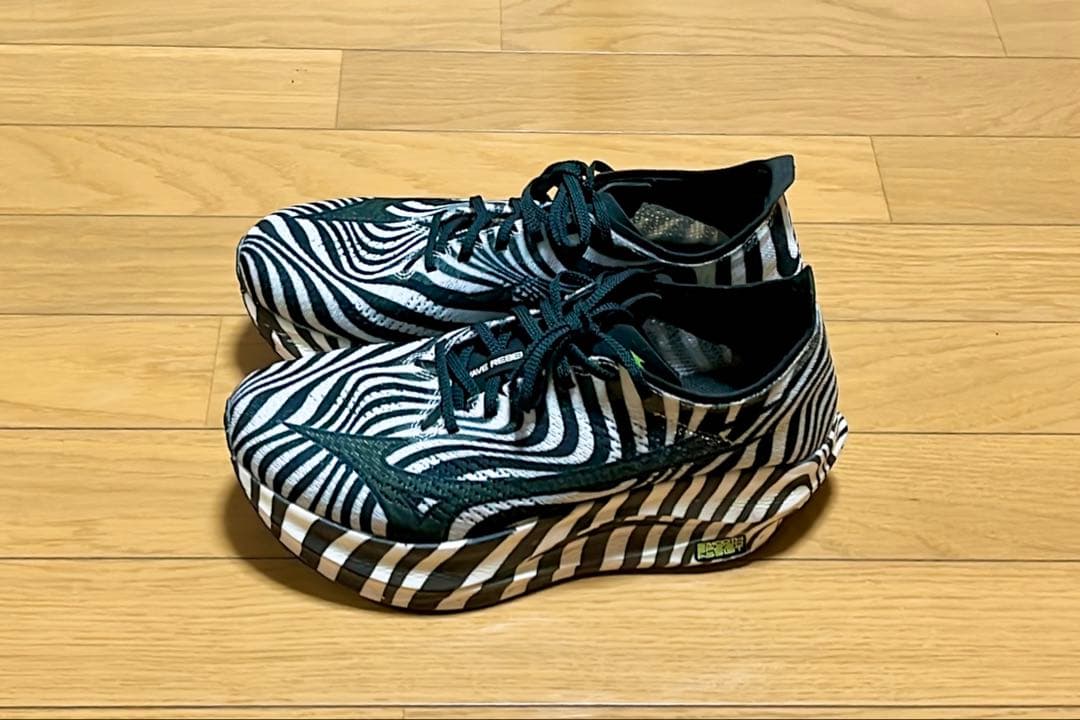 期間限定値下げ ミズノ ウエーブリベリオンプロ ロー ベータ 限定カラー