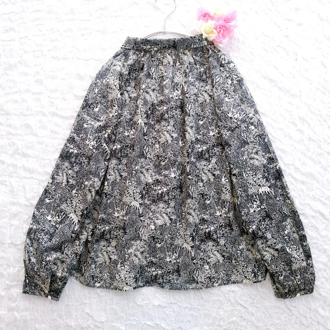 【美品】j.sloane　チビ襟ブラウス　アニマルフォレスト　総柄