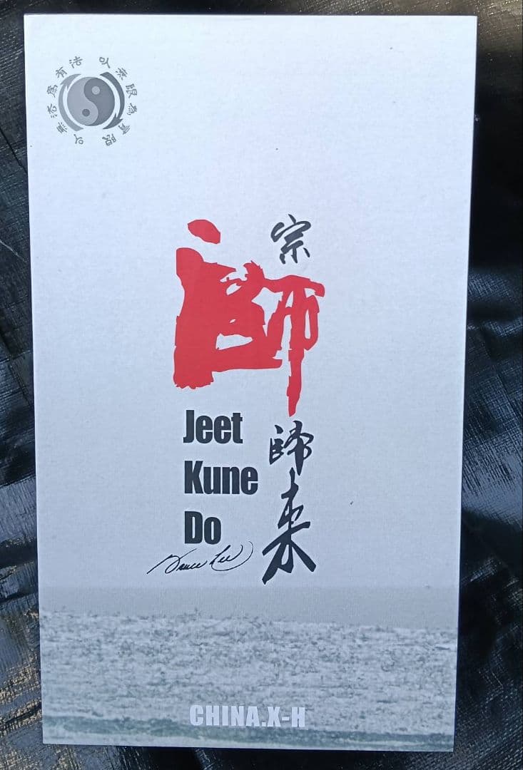 新品　1/6　ブルース・リー　スタチューフィギュア