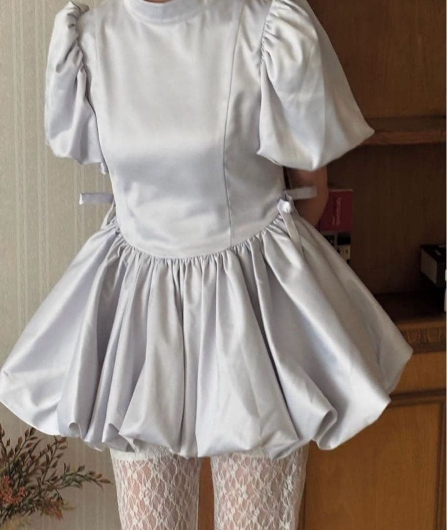 【最終値下げ】Treat ürself satin balloon peplum