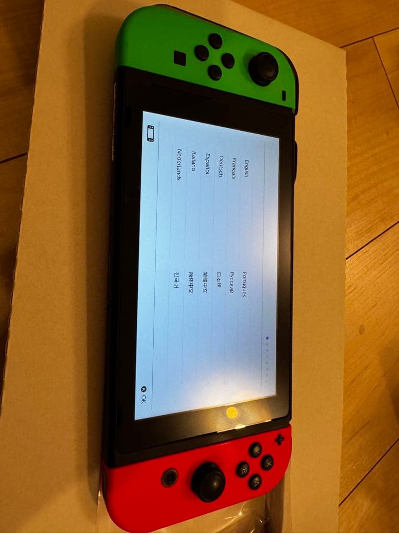 Nintendo Switch本体とキャリングケース