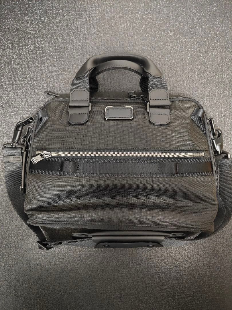 ビームス　TUMI ALPHA BRAVO ブラックビジネスバッグ　カルフーン