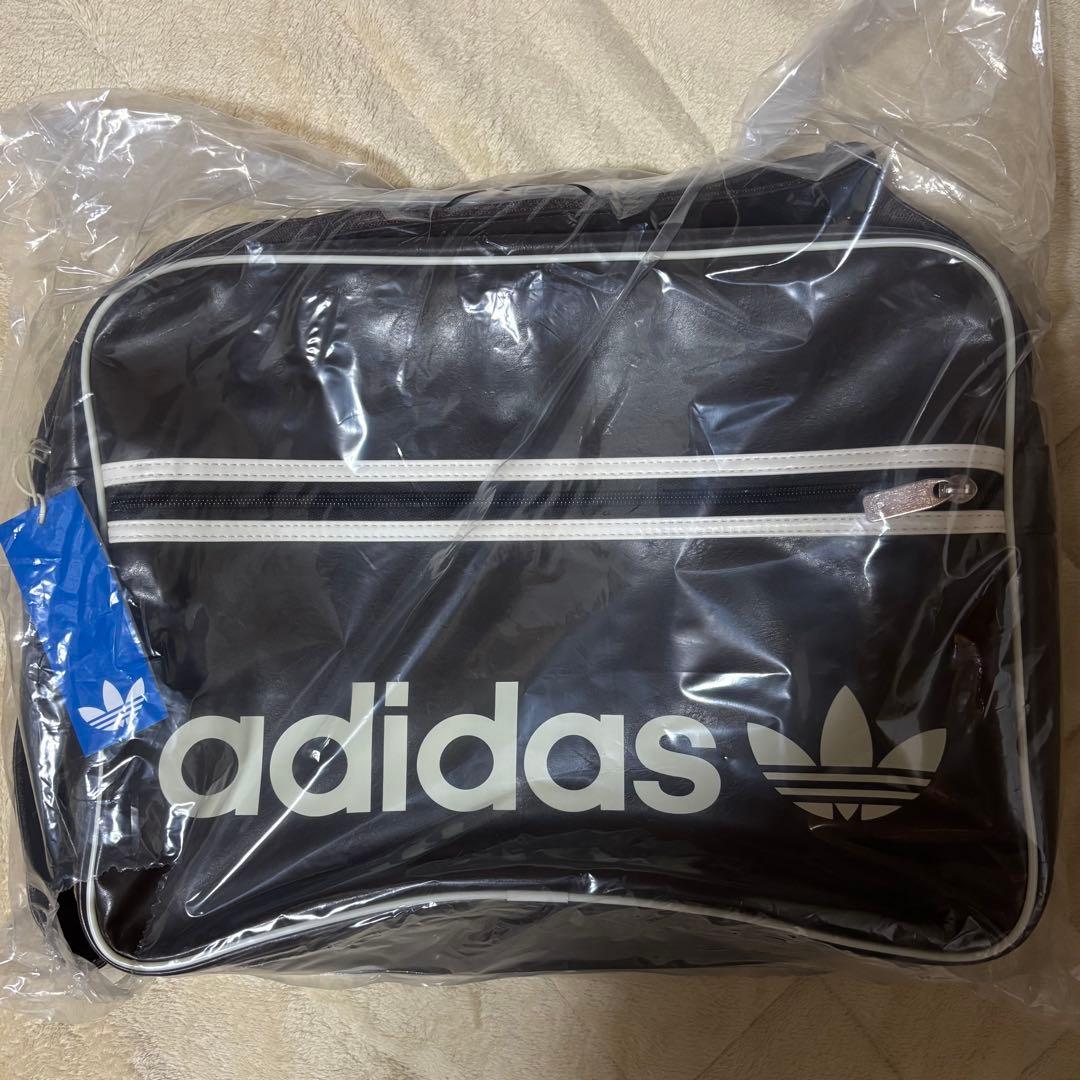 新品⭐️adidas フェイクレザー バッグ OG エアライナー ダークブラウン