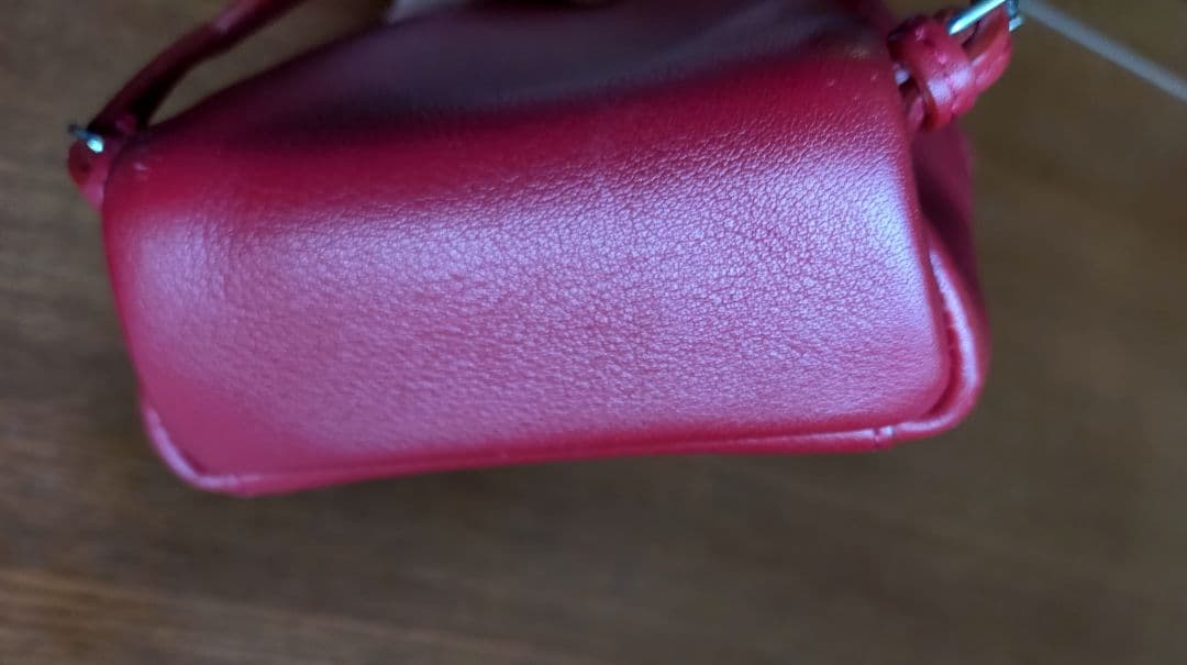 フェンディ　FENDI バグズモンスター　バッグチャーム リュック　赤