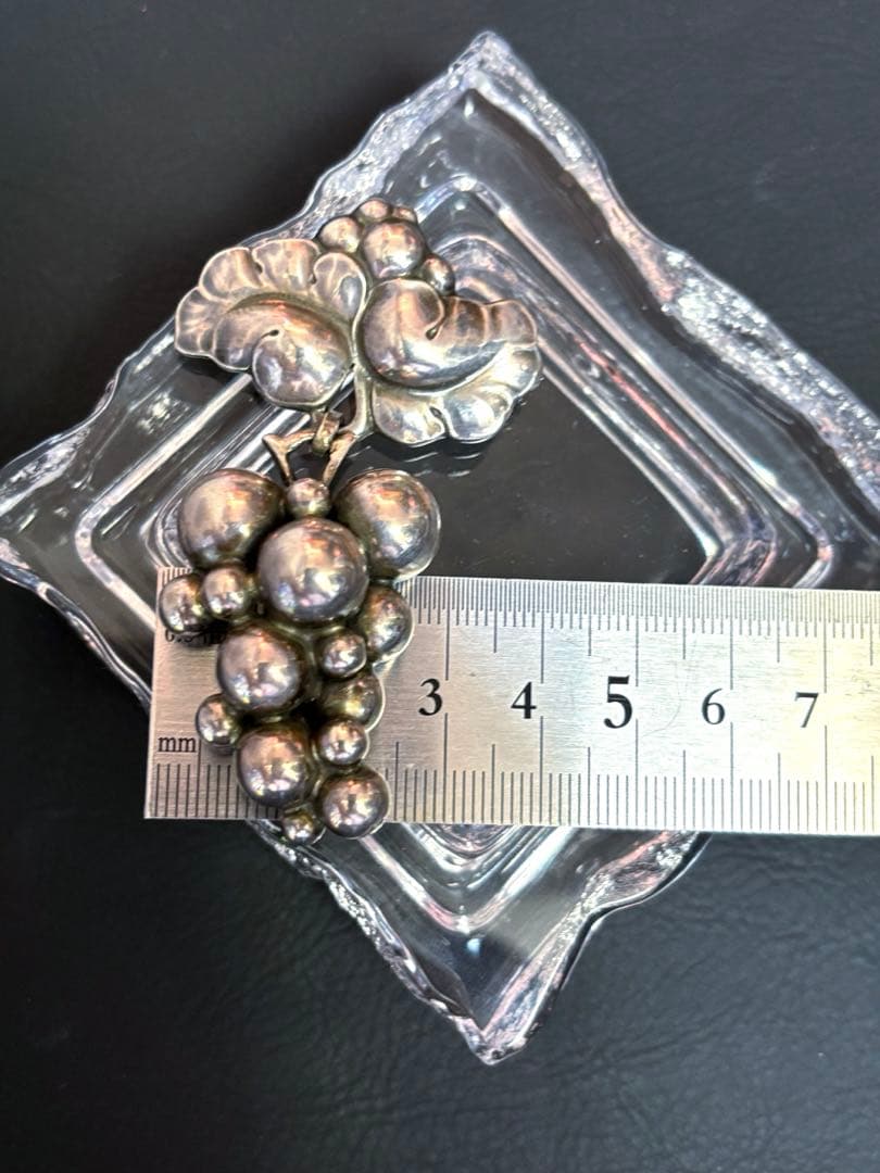 G*a様   217B ぶどう 葡萄 ピンブローチ シルバ