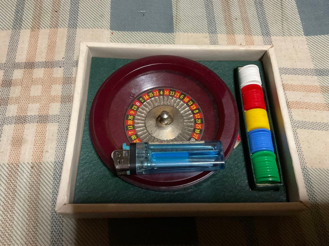 ルーレットゲーム　玩具のはなやま製。昭和レトロ。【箱破れ有り、予備玉付き】