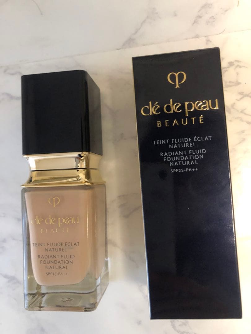 クレドポーボーテ タンフリュイドエクラ　ナチュレ　ピンクオークル10