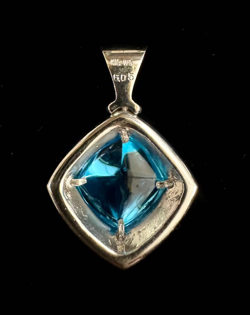 K18 WG ブルートパーズ　ペンダントトップ　6ct ボリューミー