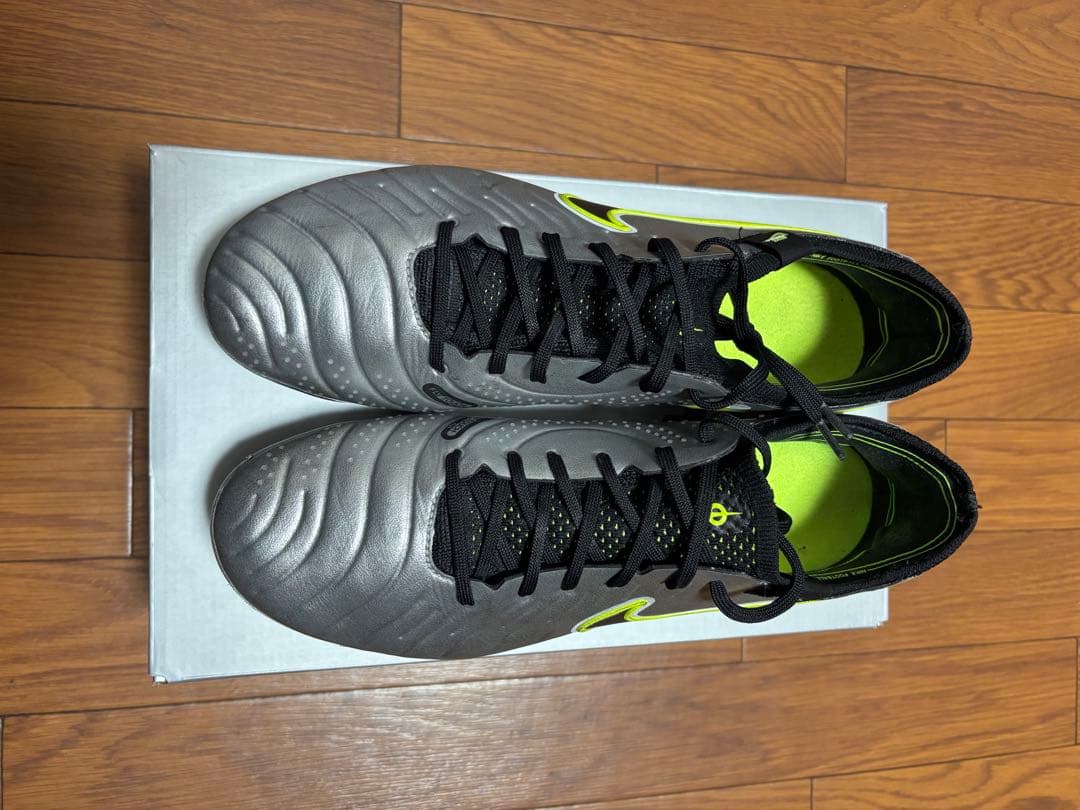 NIKEティエンポ27cm