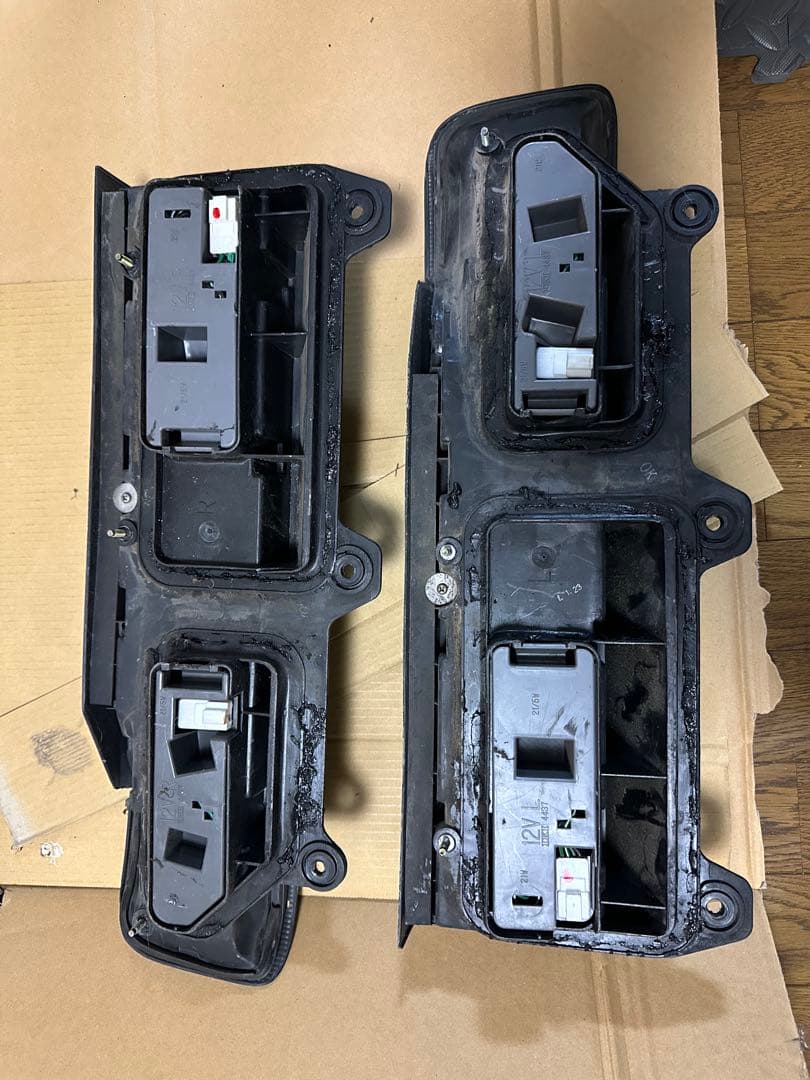 y31シーマ 純正テールランプ