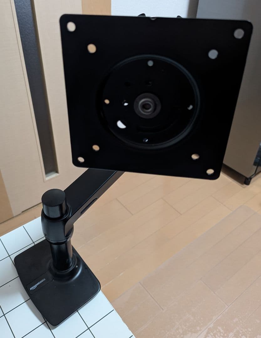 Amazonベーシック デスクマウント シングル モニターアーム