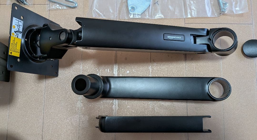 Amazonベーシック デスクマウント シングル モニターアーム