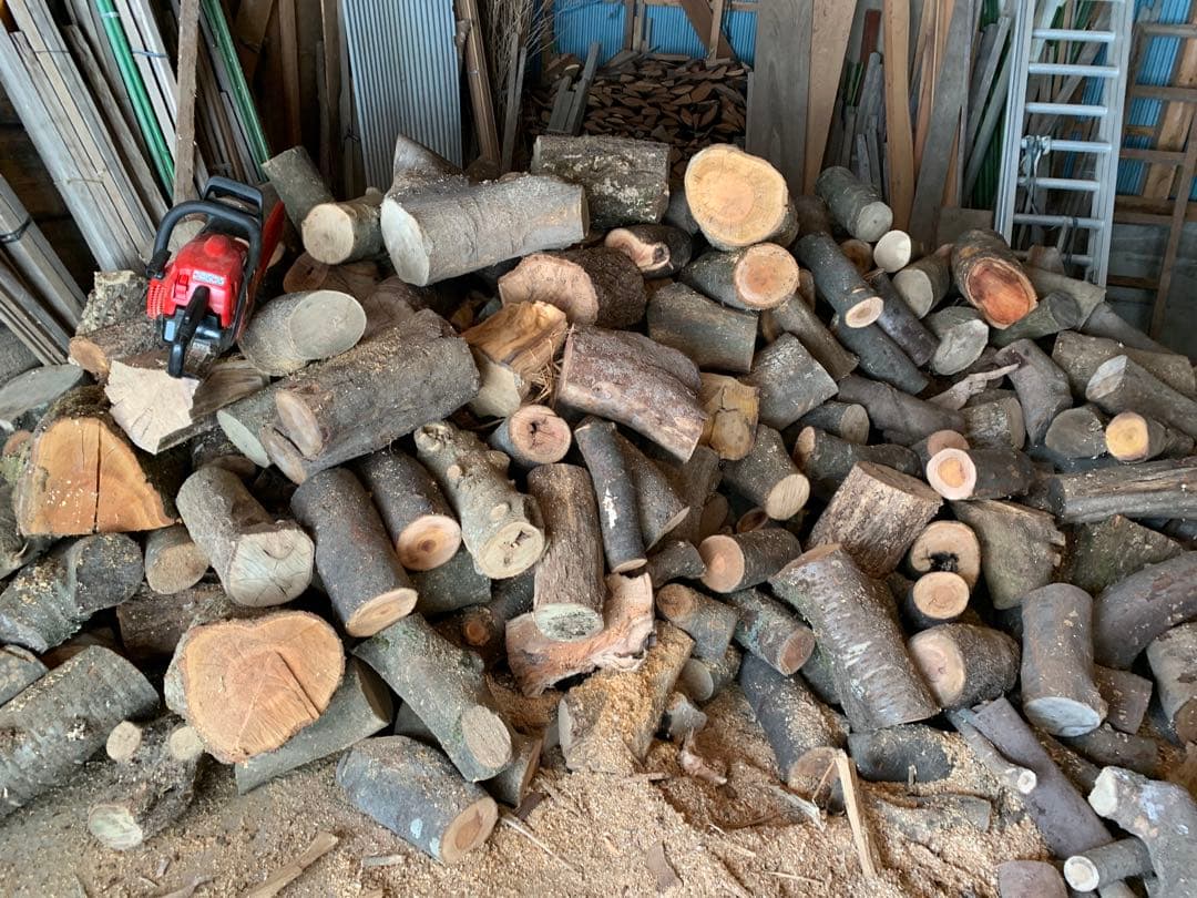 薪ストーブ用 木材 広葉樹のみ　未乾燥　薪　基本的に引取り　軽トラック満載1台分