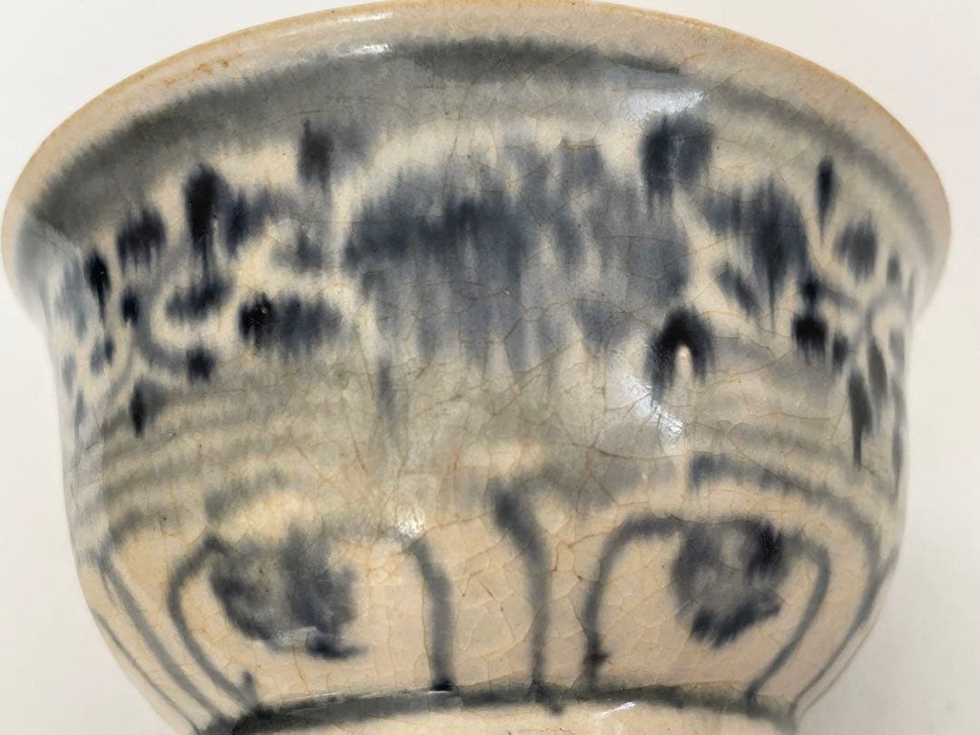 骨董　アンティーク　安南　絞手　茶碗　ベトナム古陶磁　蜻蛉手茶碗