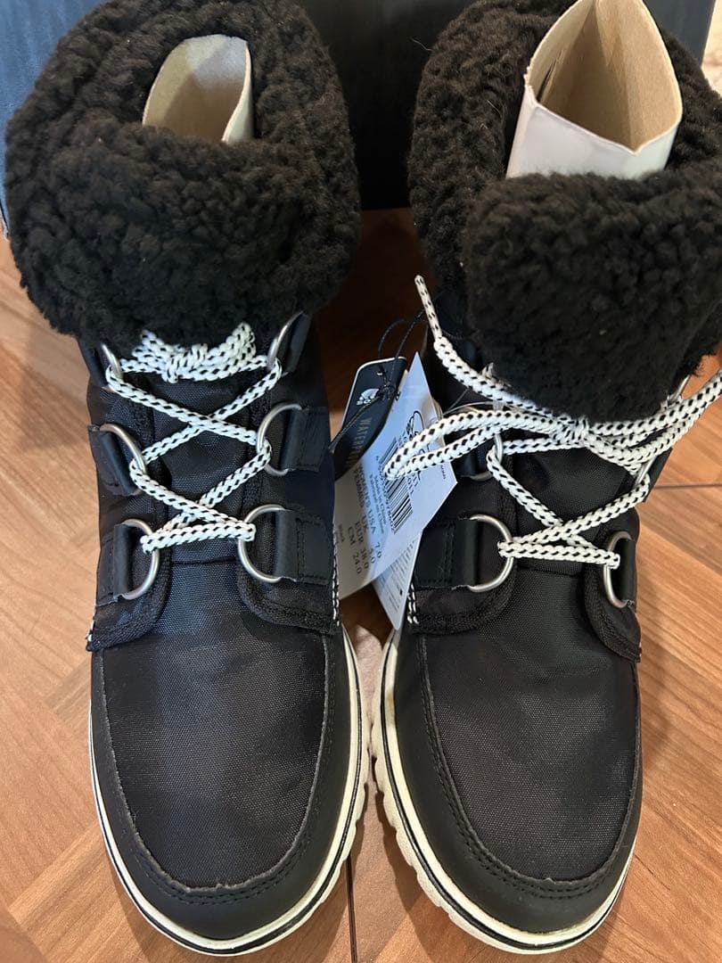 SOREL(ソレル)ブーツ7（24cm）新品