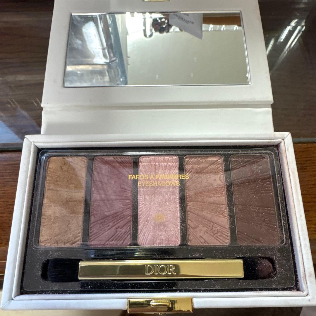 Dior パレットクチュールクリスマスコフレホリデー2025