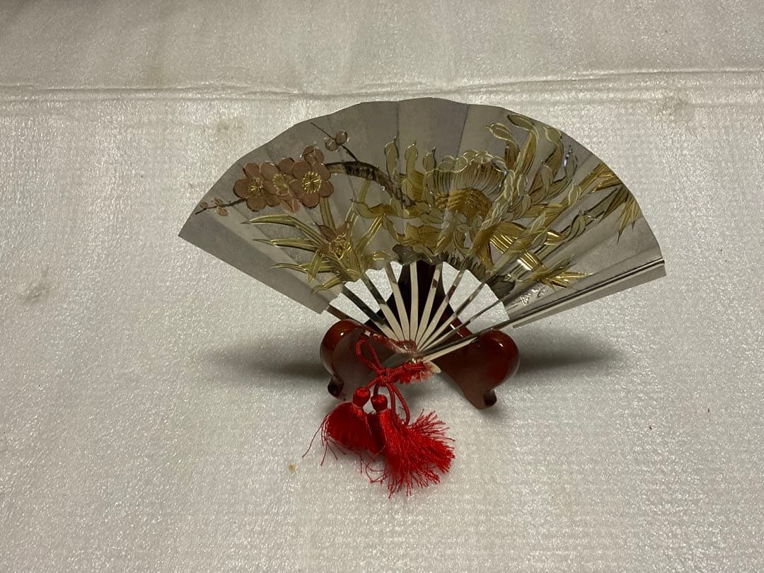銀製／扇の置物。【ケースは御座いませんのであしからず　お部屋のインテリアとして】
