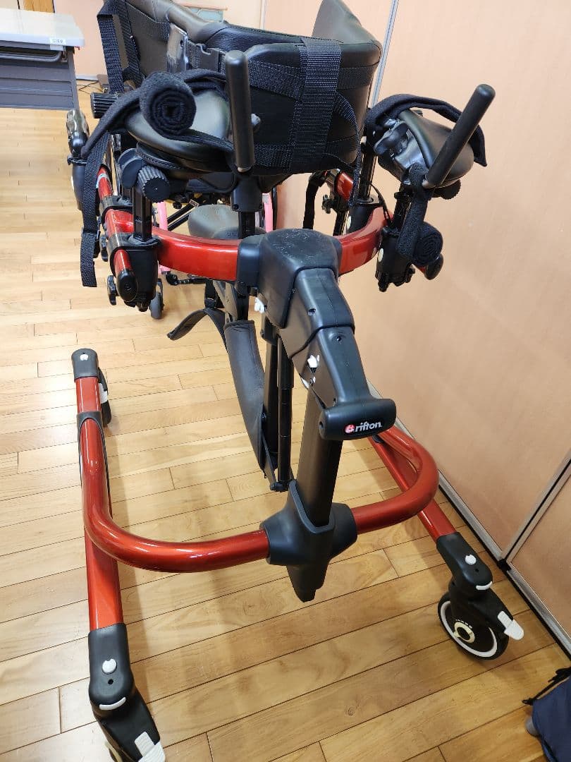 障害児 歩行器 リフトンペーサー