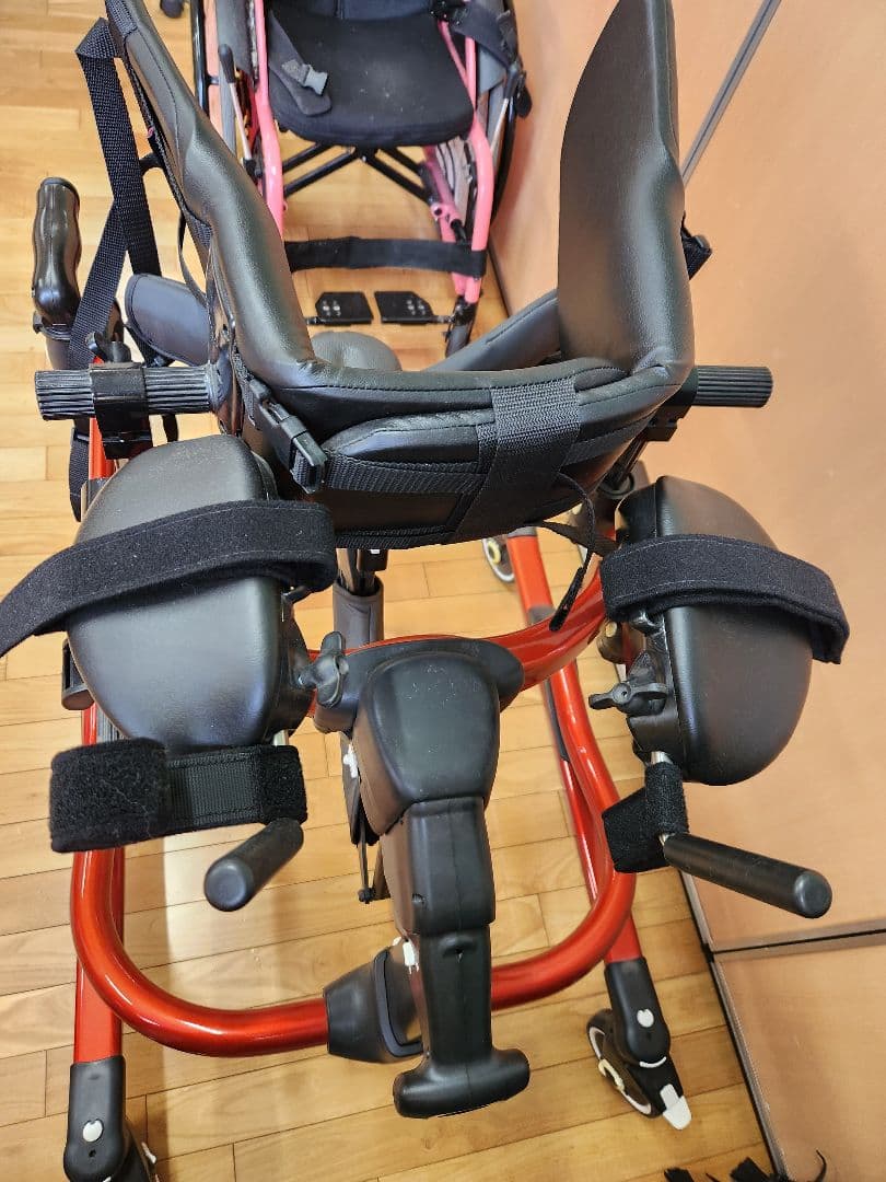 障害児 歩行器 リフトンペーサー