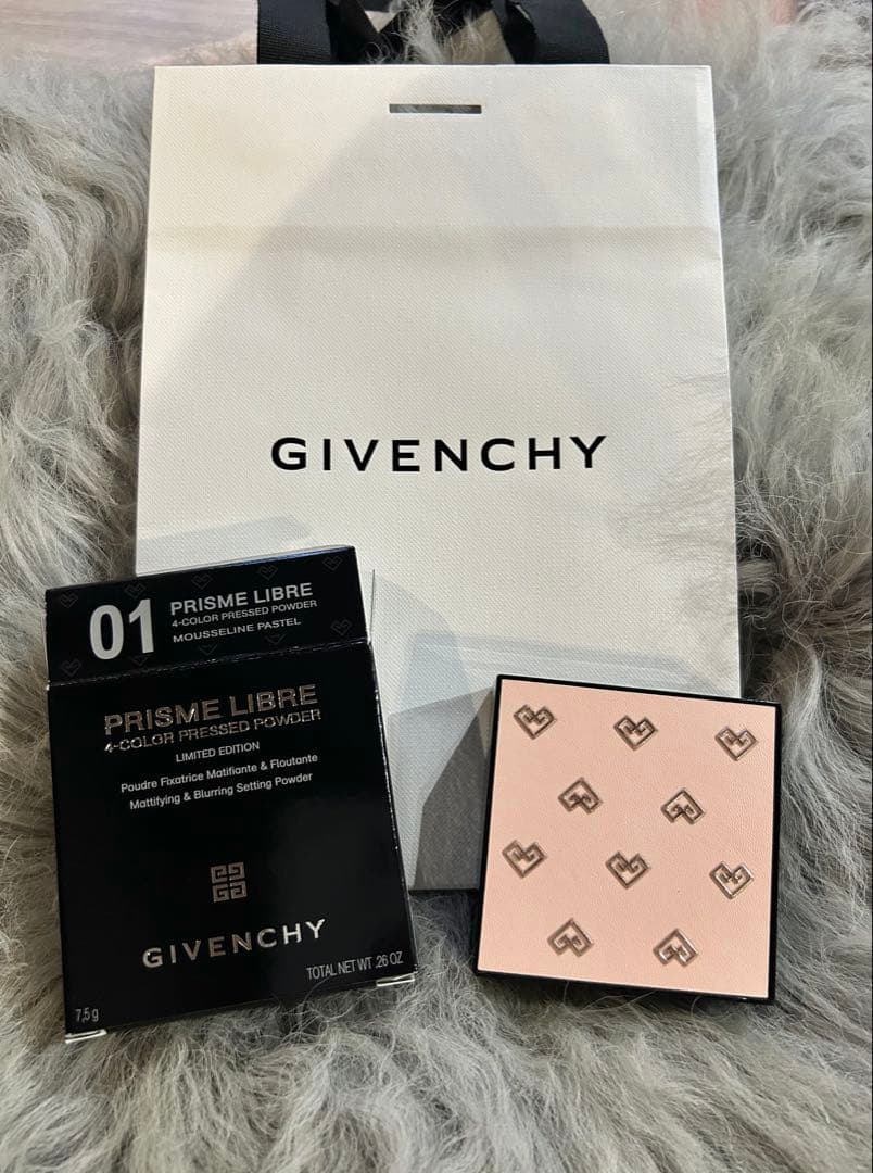 【限定パッケージ】ジバンシィ プリズムリーブル 01 プレストパウダー