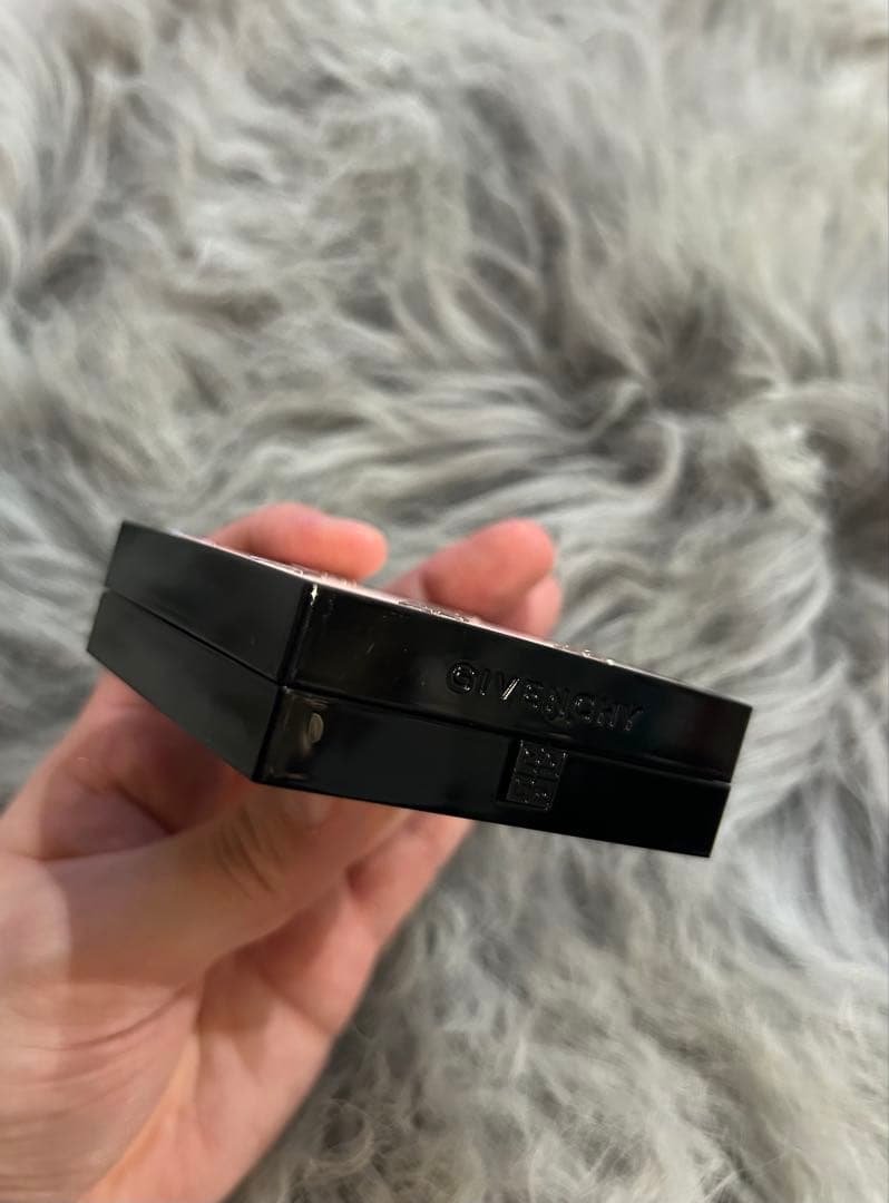 【限定パッケージ】ジバンシィ プリズムリーブル 01 プレストパウダー