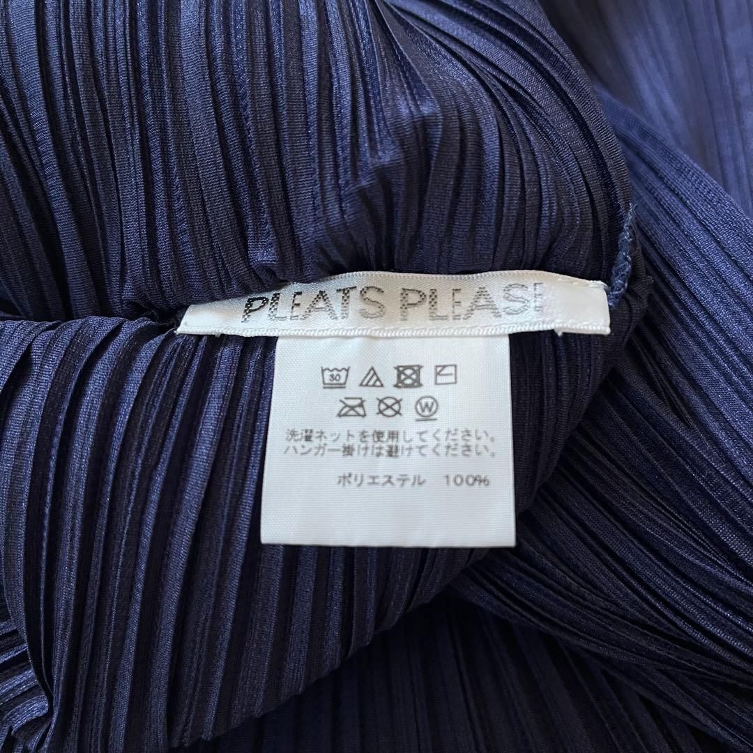 美品　PLEATSPLEASE イッセイミヤケ　トップス　横プリーツ　ネイビー