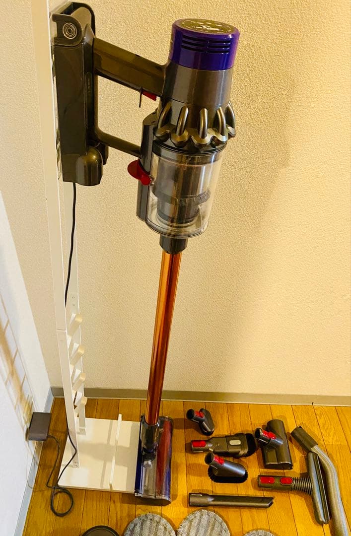 【豪華セット】ダイソンV10＋水拭きヘッドRULA＋壁穴不要スタンド＋付属品付