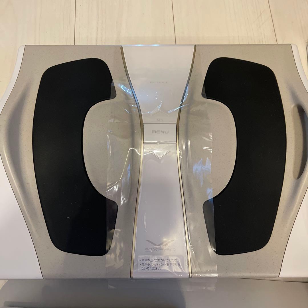SIXPAD Foot Fit 3 新品同様　 フットローラーと、DVD付き