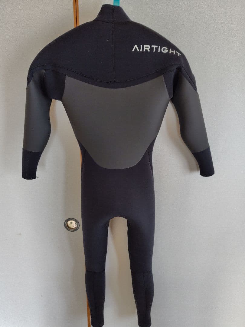 AIRTIGHT セミドライスーツ 5mm【値下げ済み】