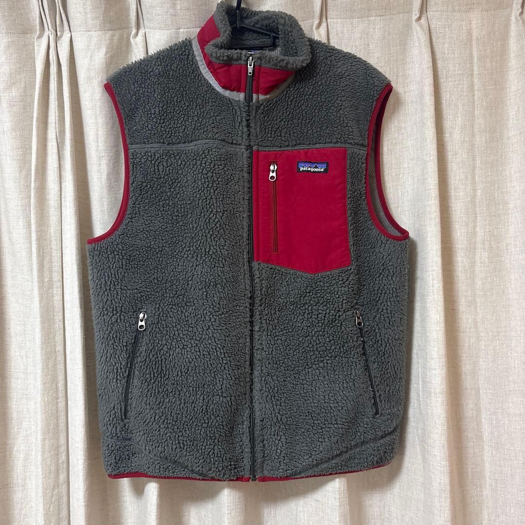パタゴニア　レトロXベスト　グレー×エンジ　好配色