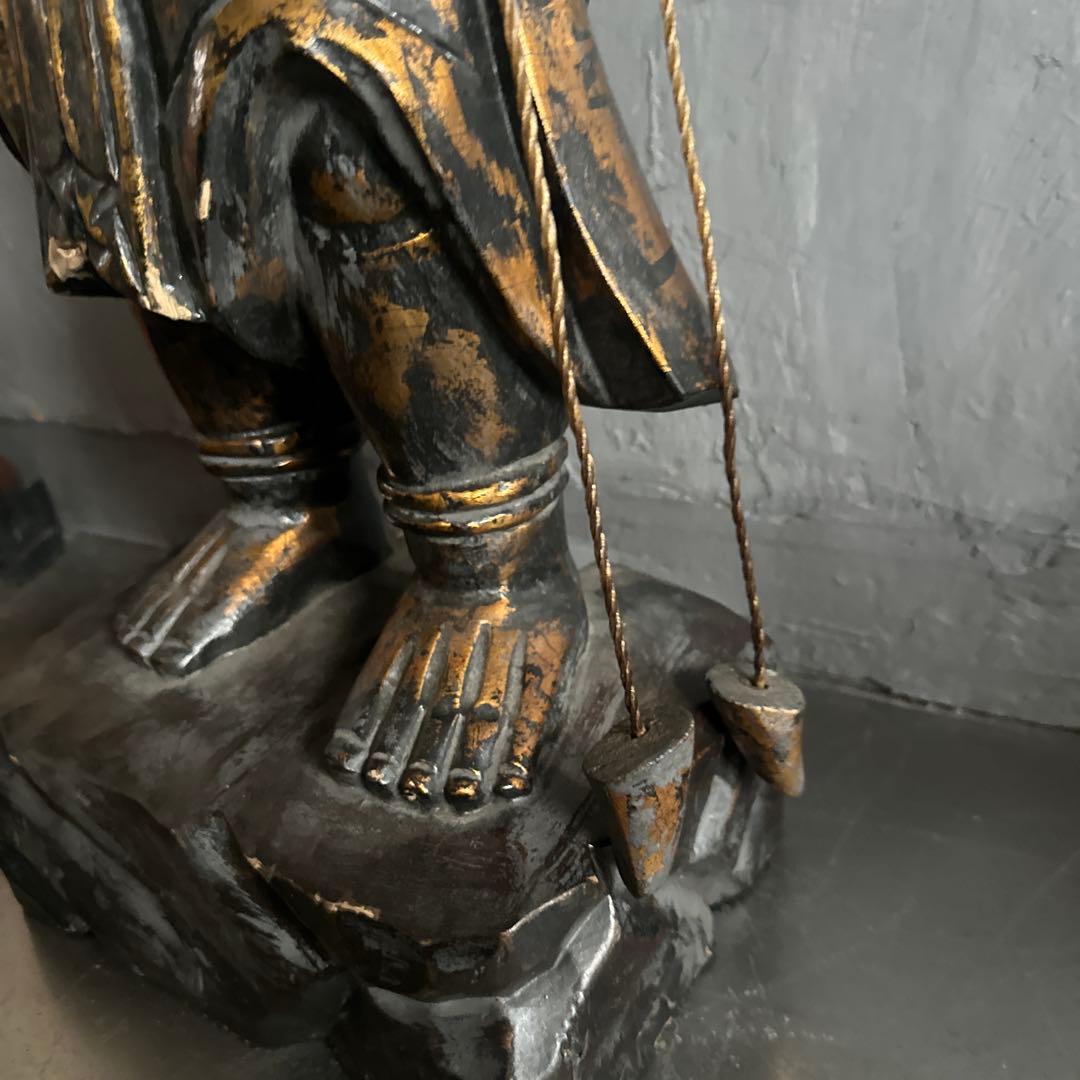 ヴィンテージ　迫力の木製彫刻 剣を持つ像