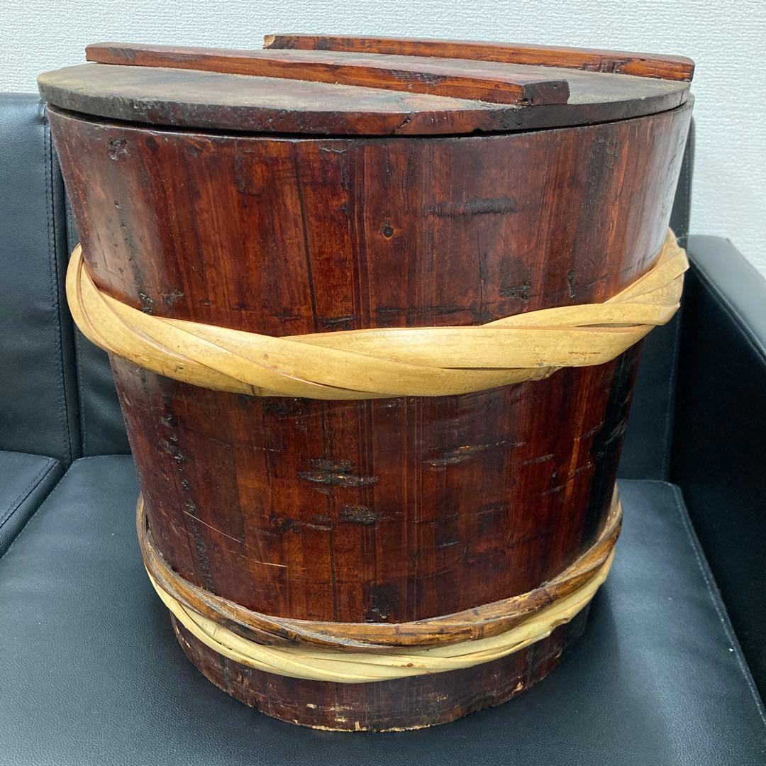 漆塗り桶　蓋付き