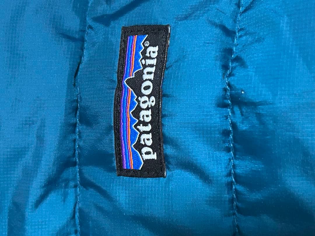 patagonia ダウンジャケット 青