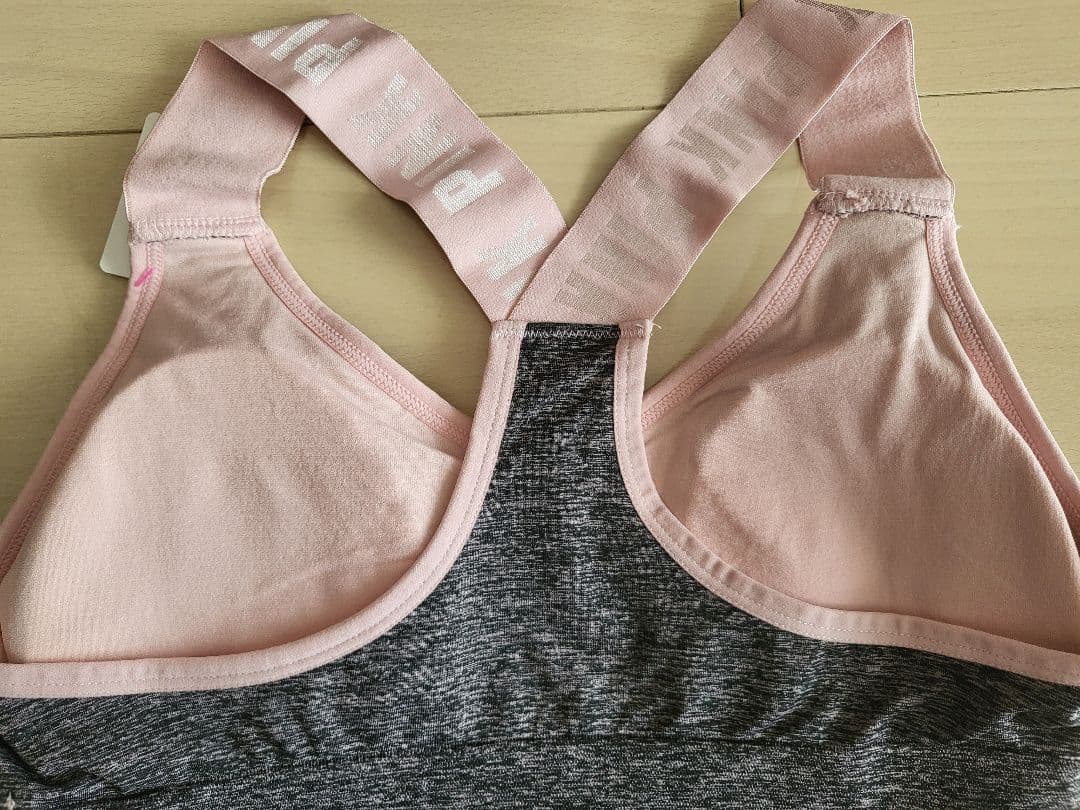 【新品 タグ付き】ヴィクトリアズシークレット PINK スポーツウエア(上下)