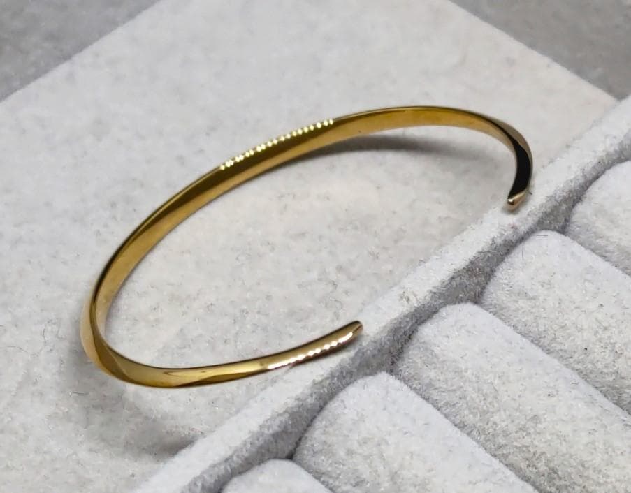 ete エテ ゴールドカラー SV925　SILVERバングル　40460