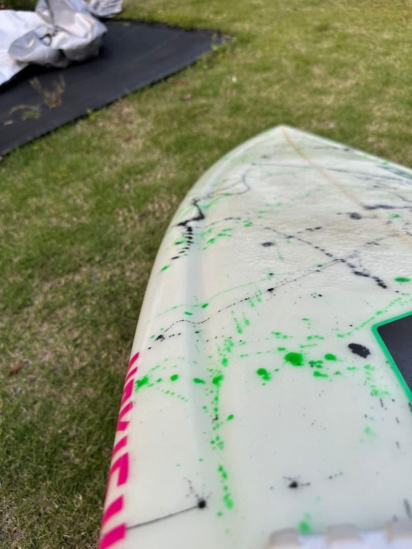 COLE ショートボード カーブボール　ホワイト・グリーン