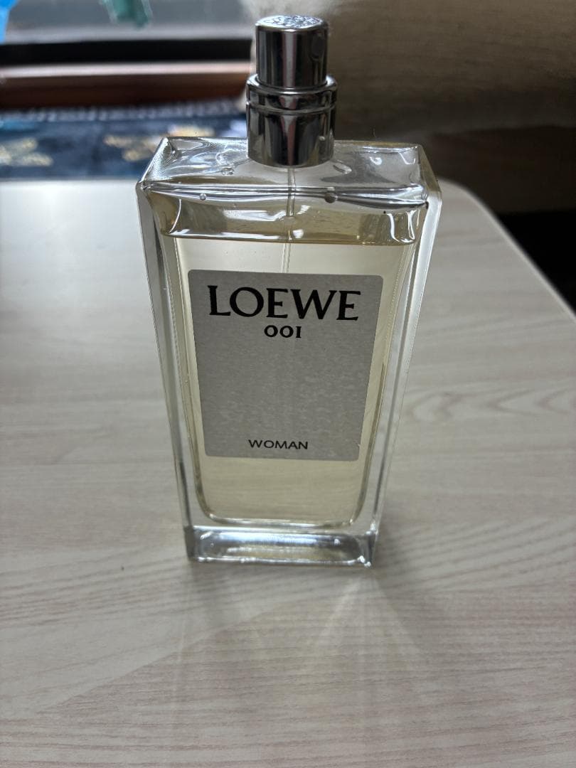 LOEWE　００１　WOMAN　（ほぼ満タン100ml）