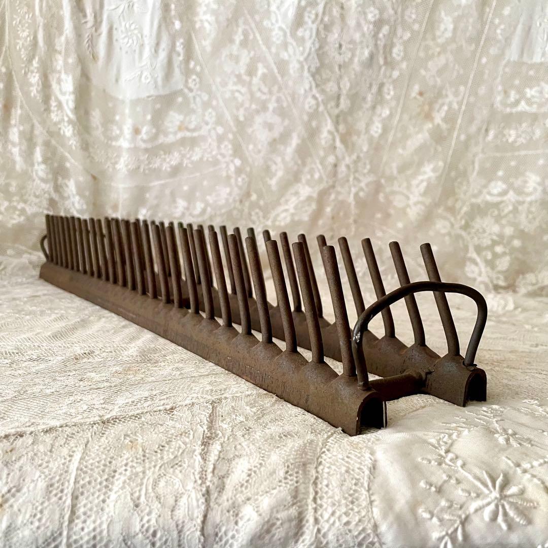 アイアン製ディッシュラック　皿立て　プレートホルダー　フランスアンティーク