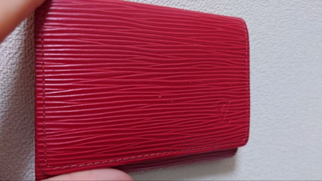 ヴィトン エピ カードケース