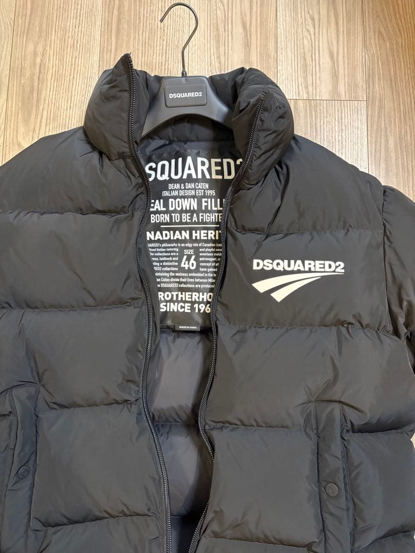 46サイズ　 DSQUARED2 ロゴ　美品　ダウンジャケット　黒　破格
