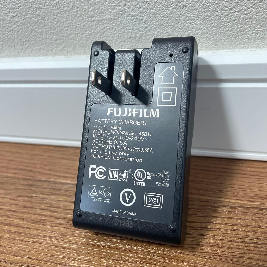 富士フィルム　コンパクトデジタルカメラ　JV250 ピンク Fujifilm