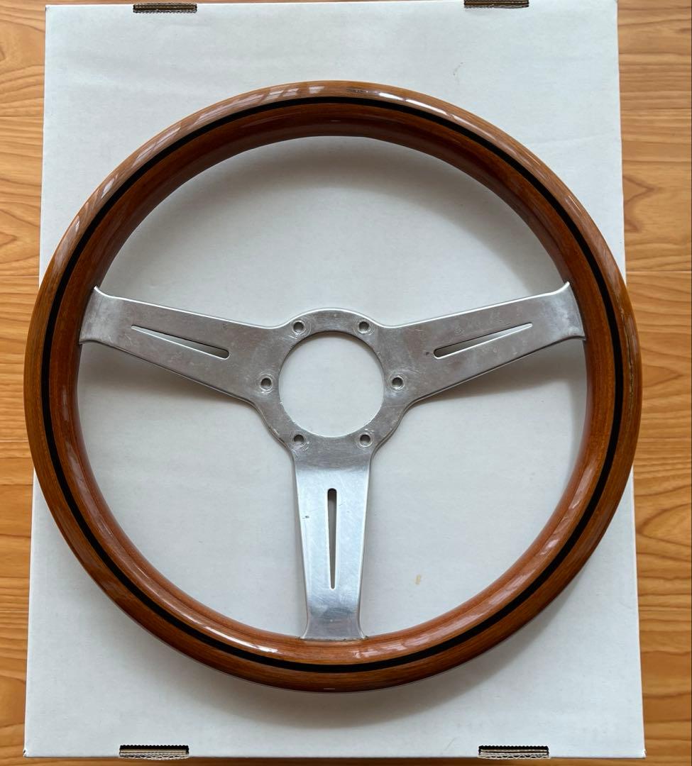 ナルディ　ウッドステアリング　33φ