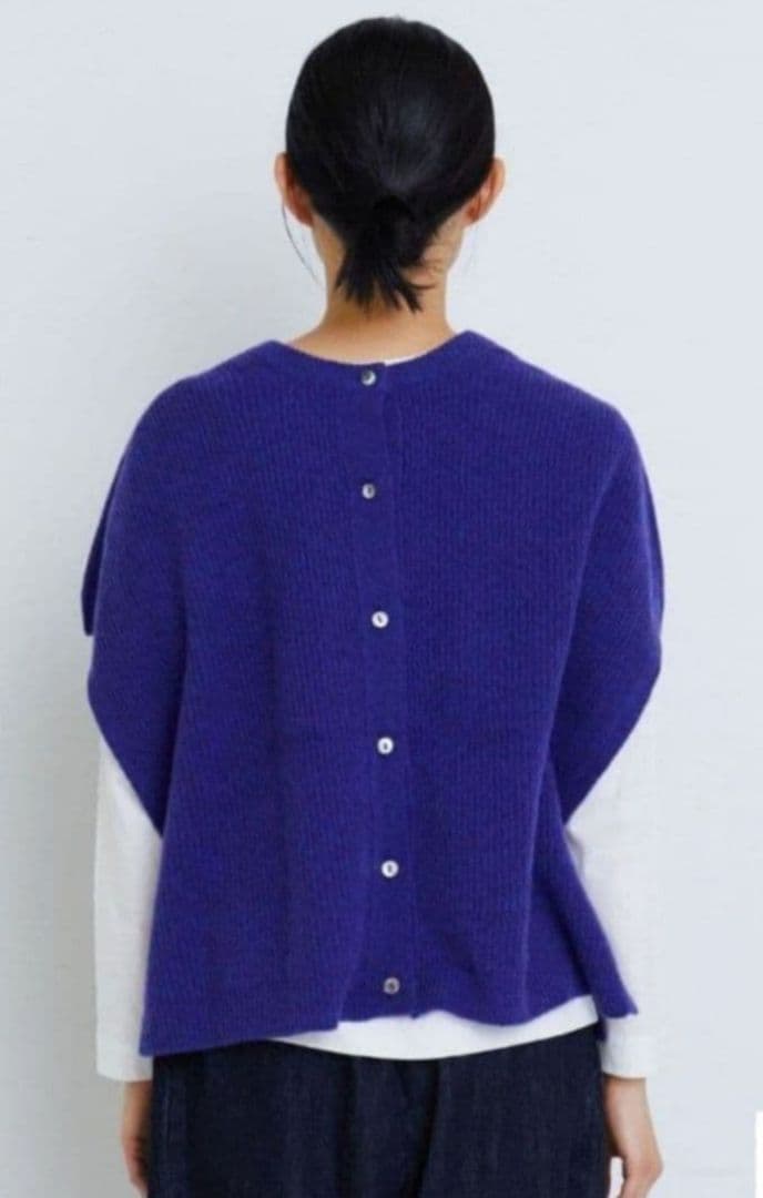 アデュートリステス エクストラファインウール2WAYニットベスト　未使用